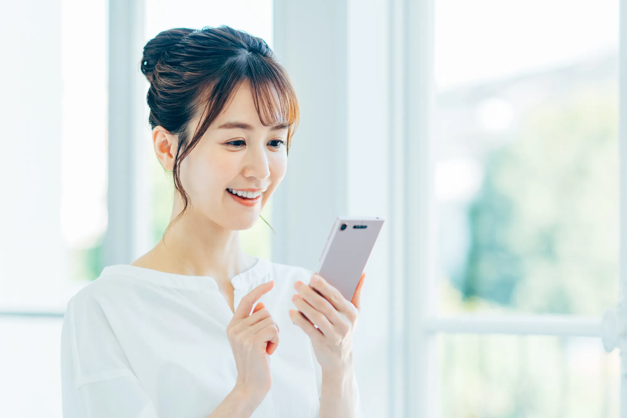 SIMフリーのスマホとは？メリット・デメリットや選ぶ際のポイントを解説